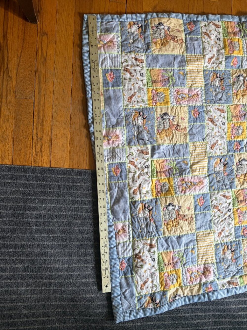 Baby Quilt Vintage Handmade Safari Theme Hand Stitched 39β x 49β - Picture 6 of 6
